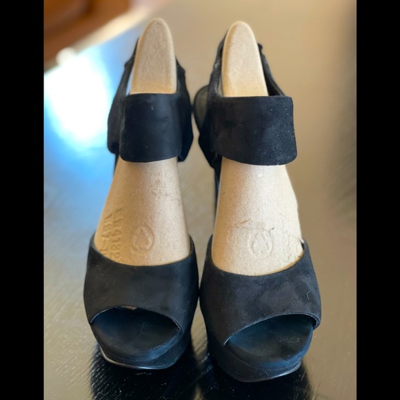 Like New - Trouve Platform Stilettos. - Picture 2 of 3